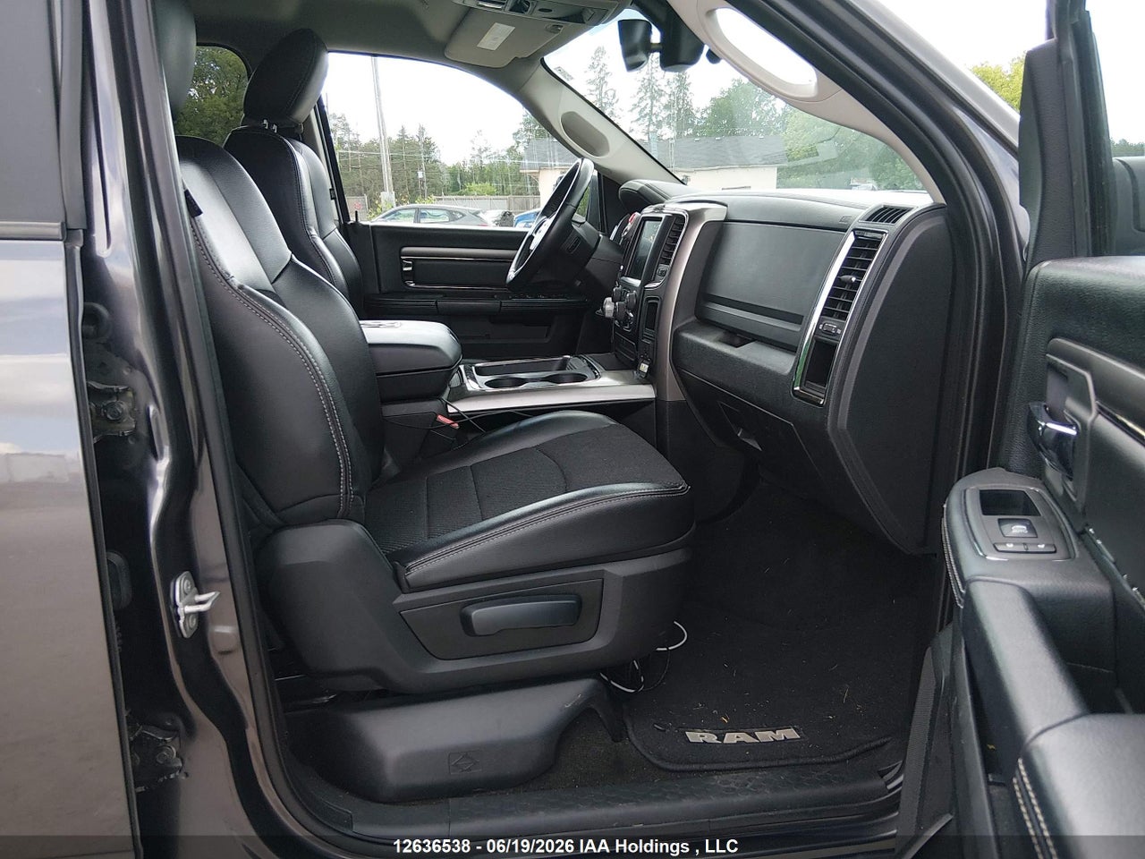 2017 RAM 1500 SPORT thumbnail 6