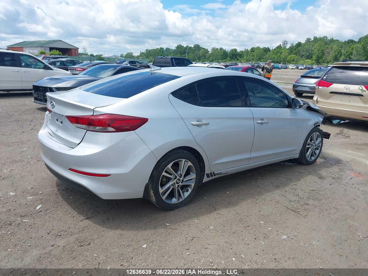 2017 HYUNDAI ELANTRA GLS thumbnail 5