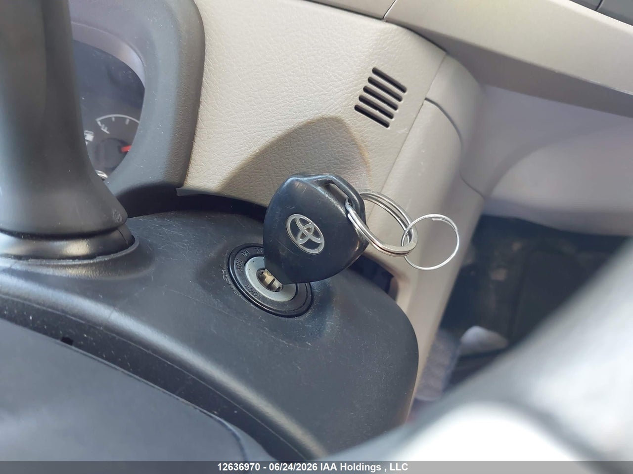 2013 TOYOTA COROLLA CE thumbnail 12