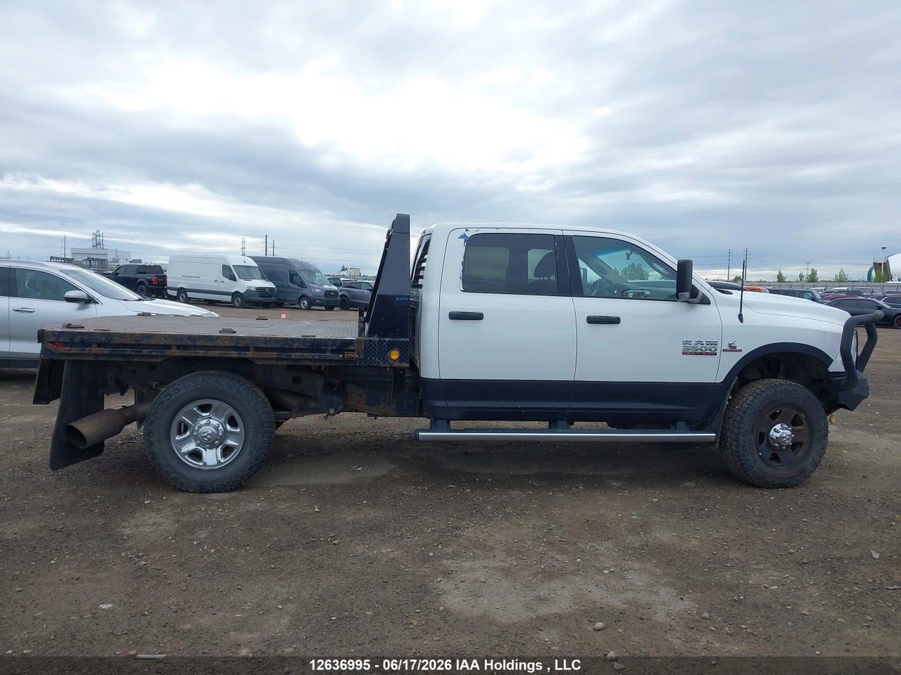 2017 RAM 3500 SLT thumbnail 12