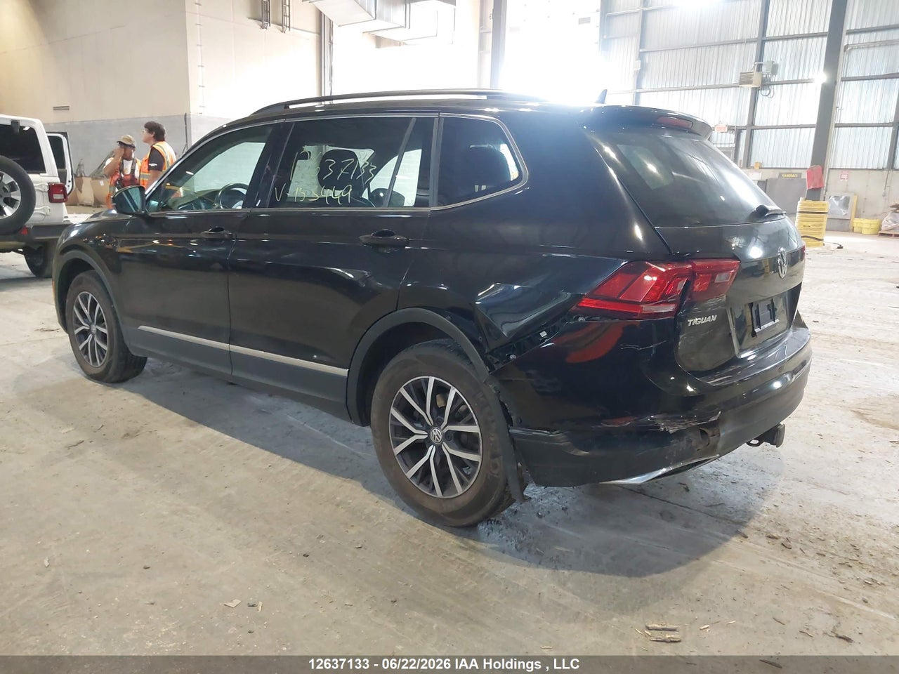 2018 VOLKSWAGEN TIGUAN SE/SEL thumbnail 4