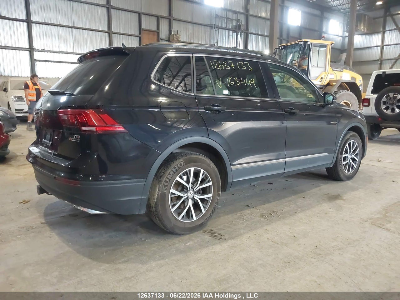2018 VOLKSWAGEN TIGUAN SE/SEL thumbnail 5