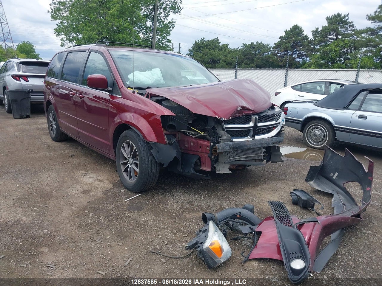 2017 DODGE GRAND CARAVAN SE thumbnail 2