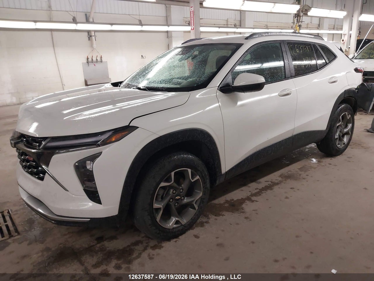 2025 CHEVROLET TRAX LT FWD thumbnail 3