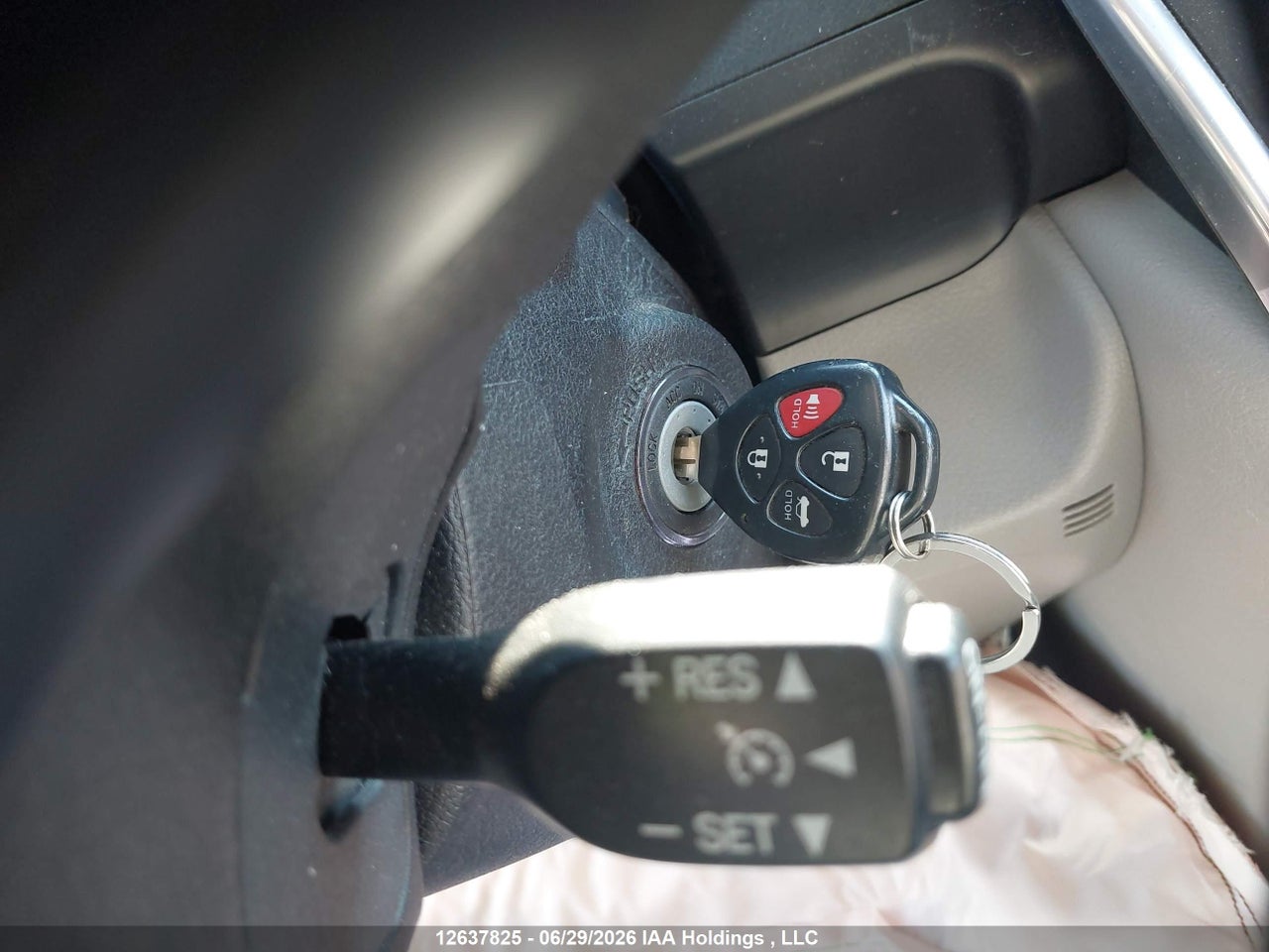 2015 TOYOTA CAMRY LE/XLE/SE/XSE thumbnail 12