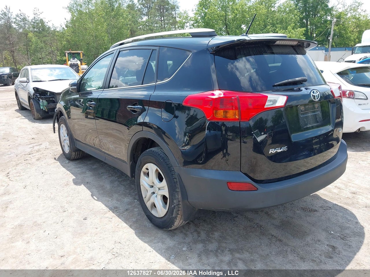 2015 TOYOTA RAV4 LE thumbnail 4