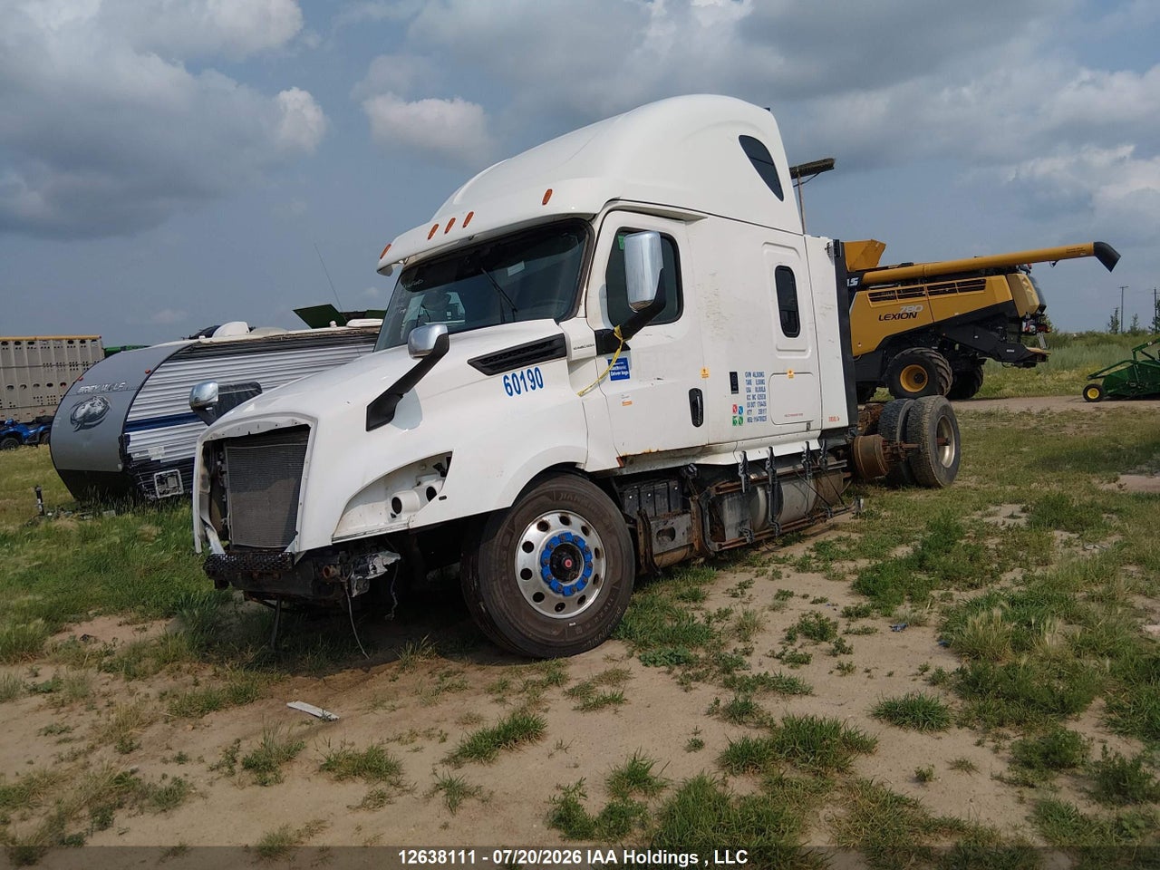 2020 FREIGHTLINER NEW CASCADIA 126 thumbnail 3