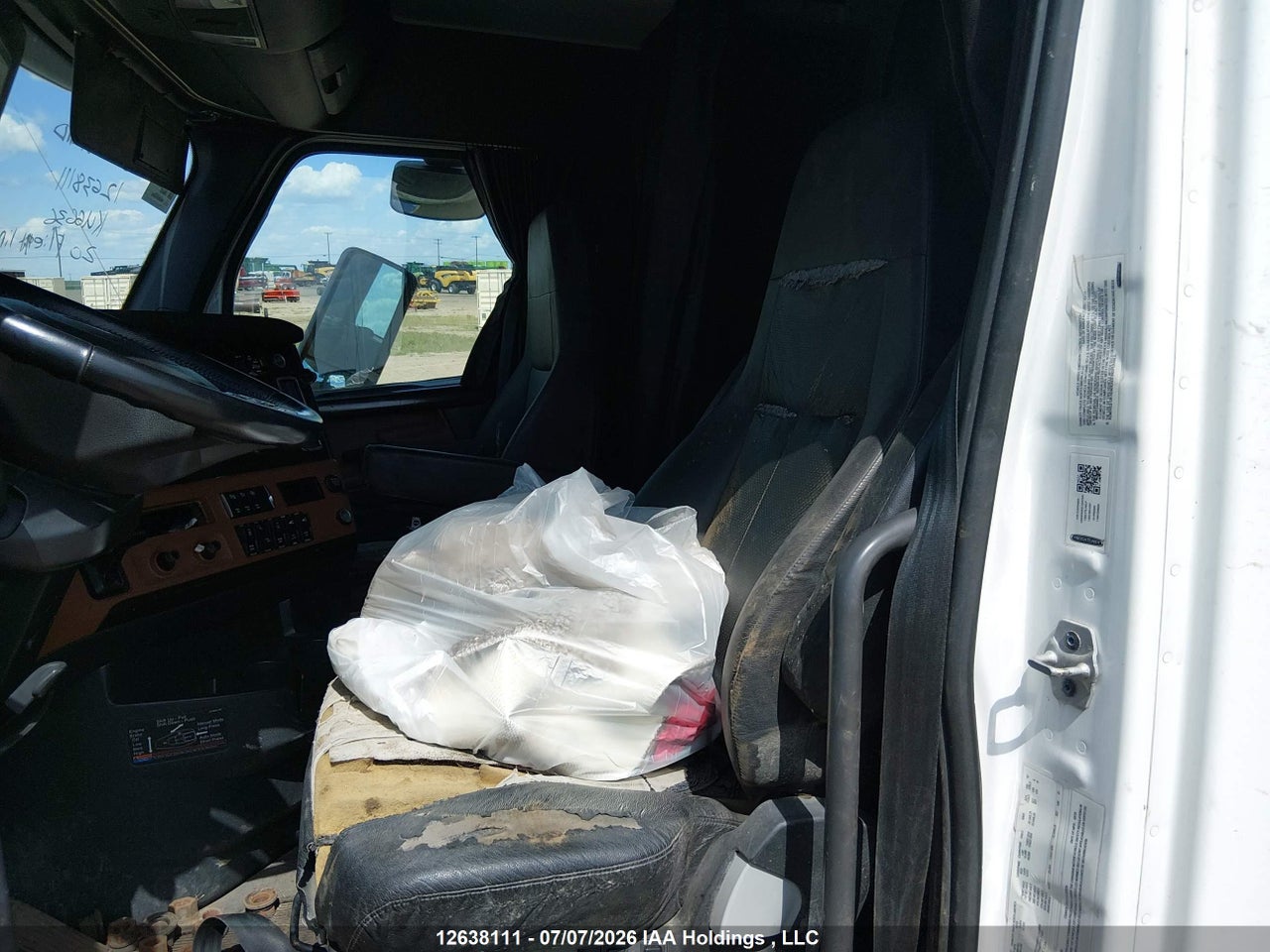 2020 FREIGHTLINER NEW CASCADIA 126 thumbnail 9