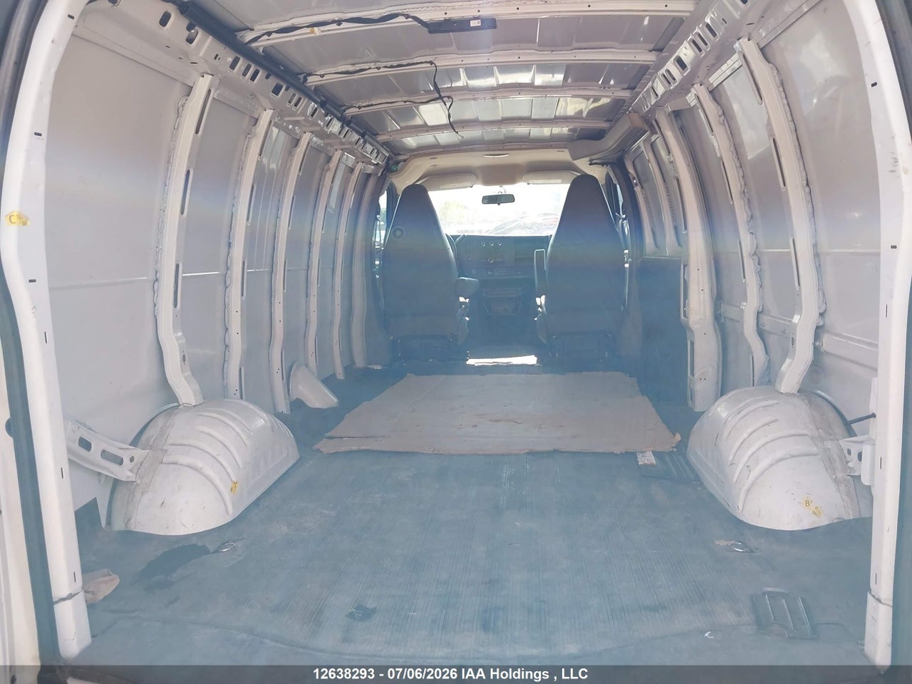 2023 CHEVROLET EXPRESS G2500 thumbnail 9