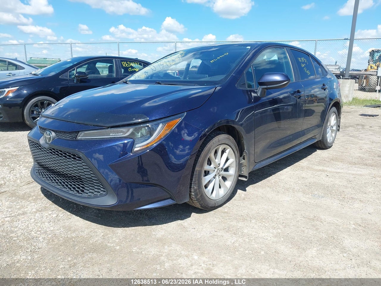 2020 TOYOTA COROLLA LE thumbnail 3