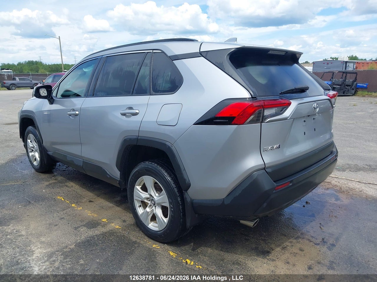 2019 TOYOTA RAV4 LE thumbnail 4