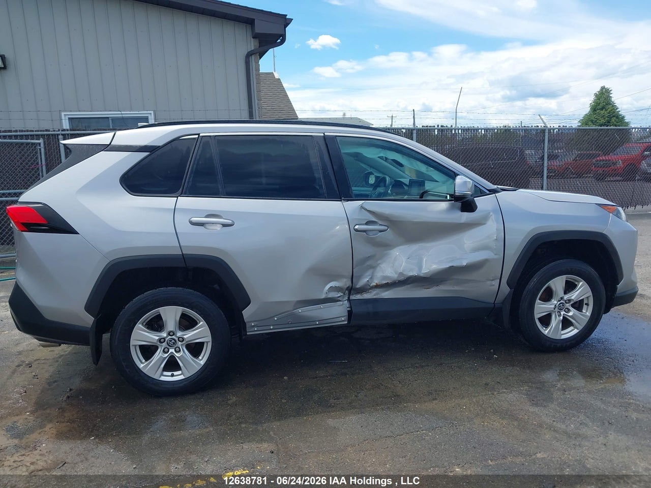 2019 TOYOTA RAV4 LE thumbnail 7