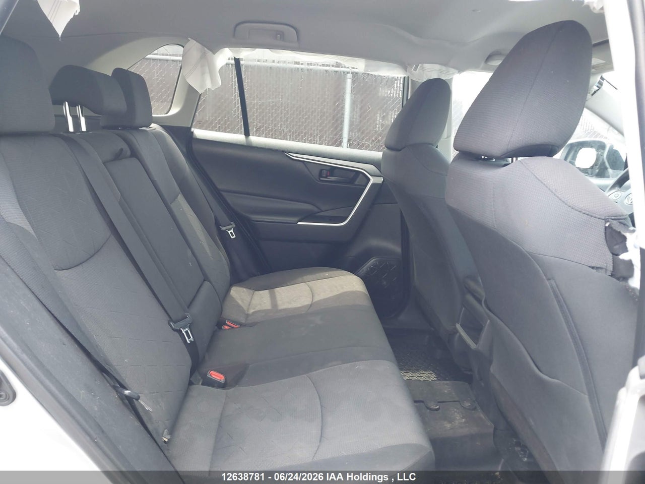 2019 TOYOTA RAV4 LE thumbnail 9