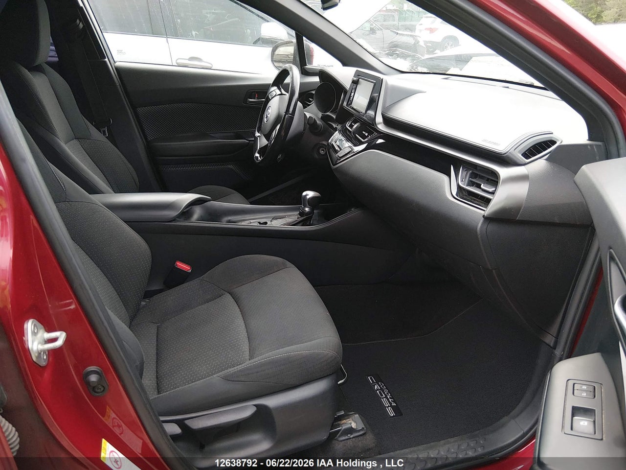 2018 TOYOTA C-HR XLE thumbnail 6