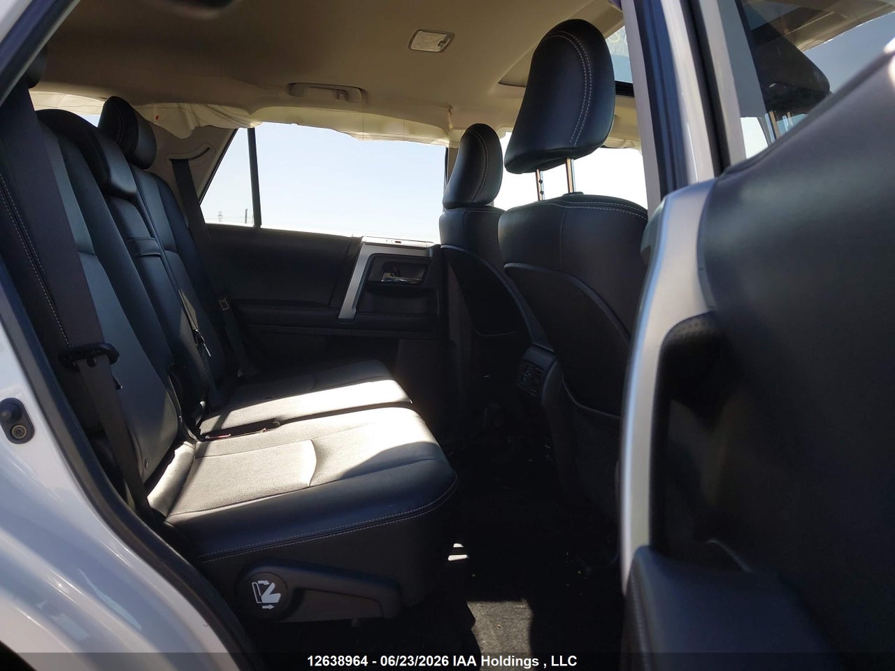 2017 TOYOTA 4RUNNER SR5 thumbnail 9