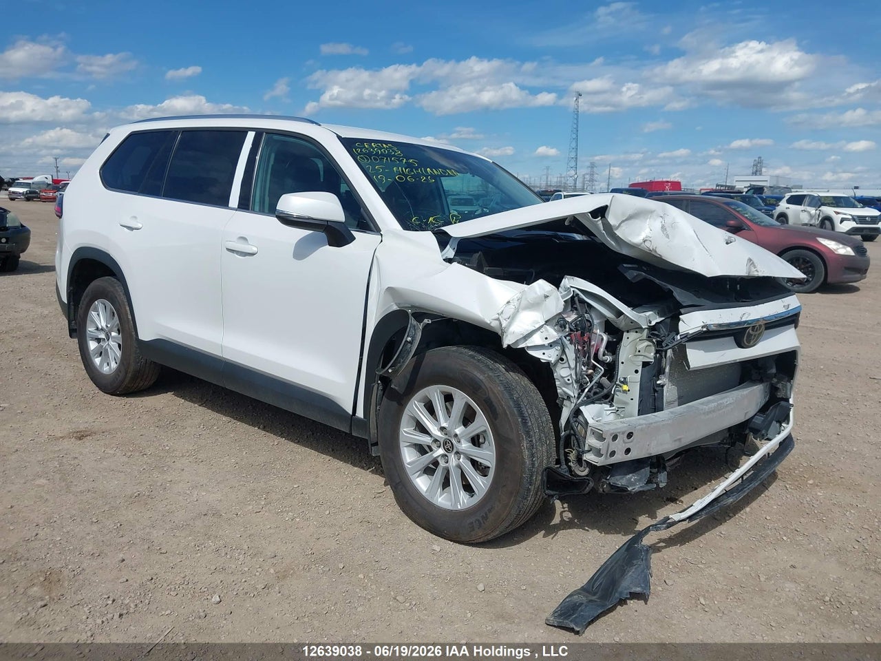 2025 TOYOTA GRAND HIGHLANDER XLE thumbnail 2