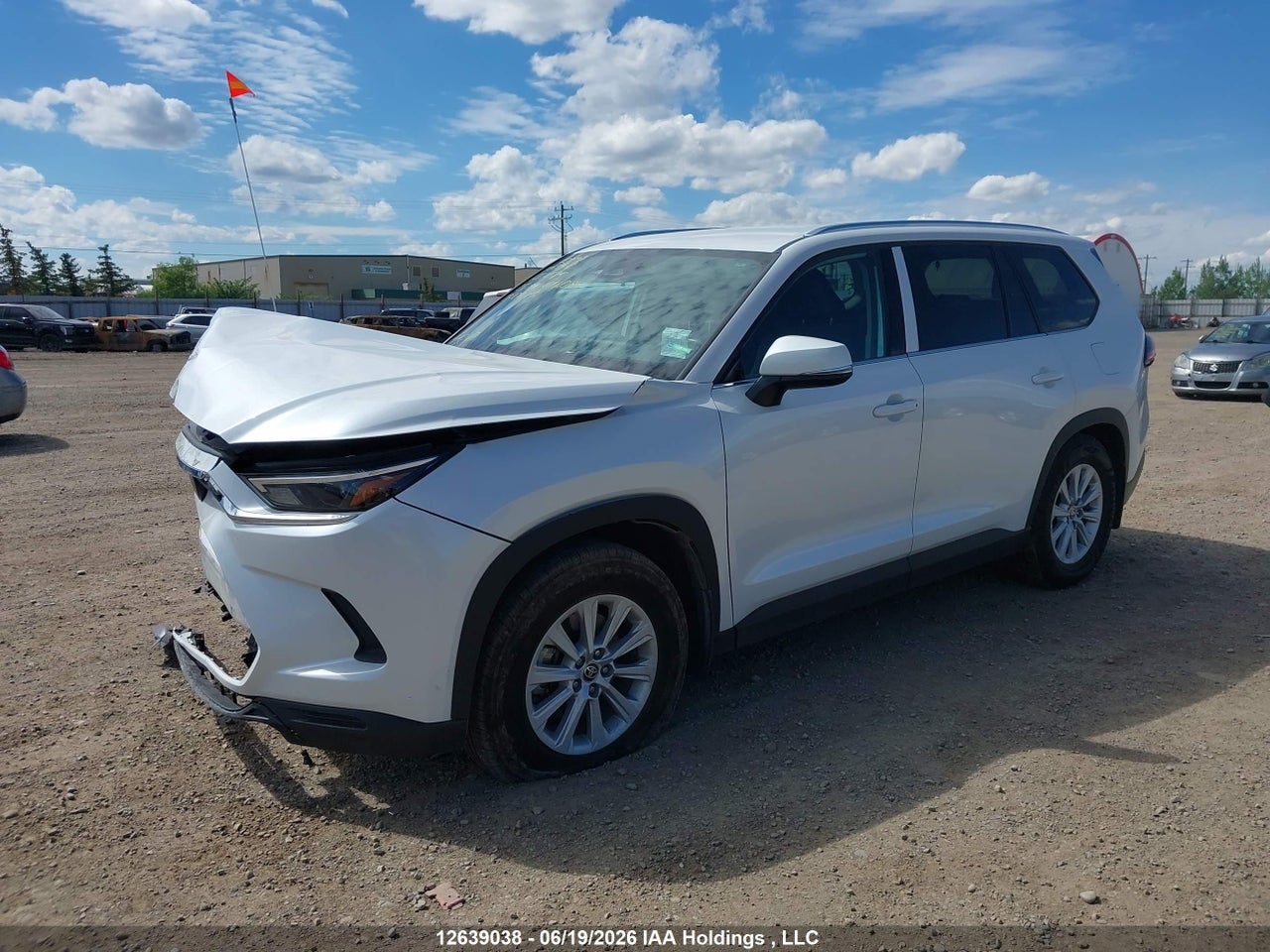 2025 TOYOTA GRAND HIGHLANDER XLE thumbnail 3