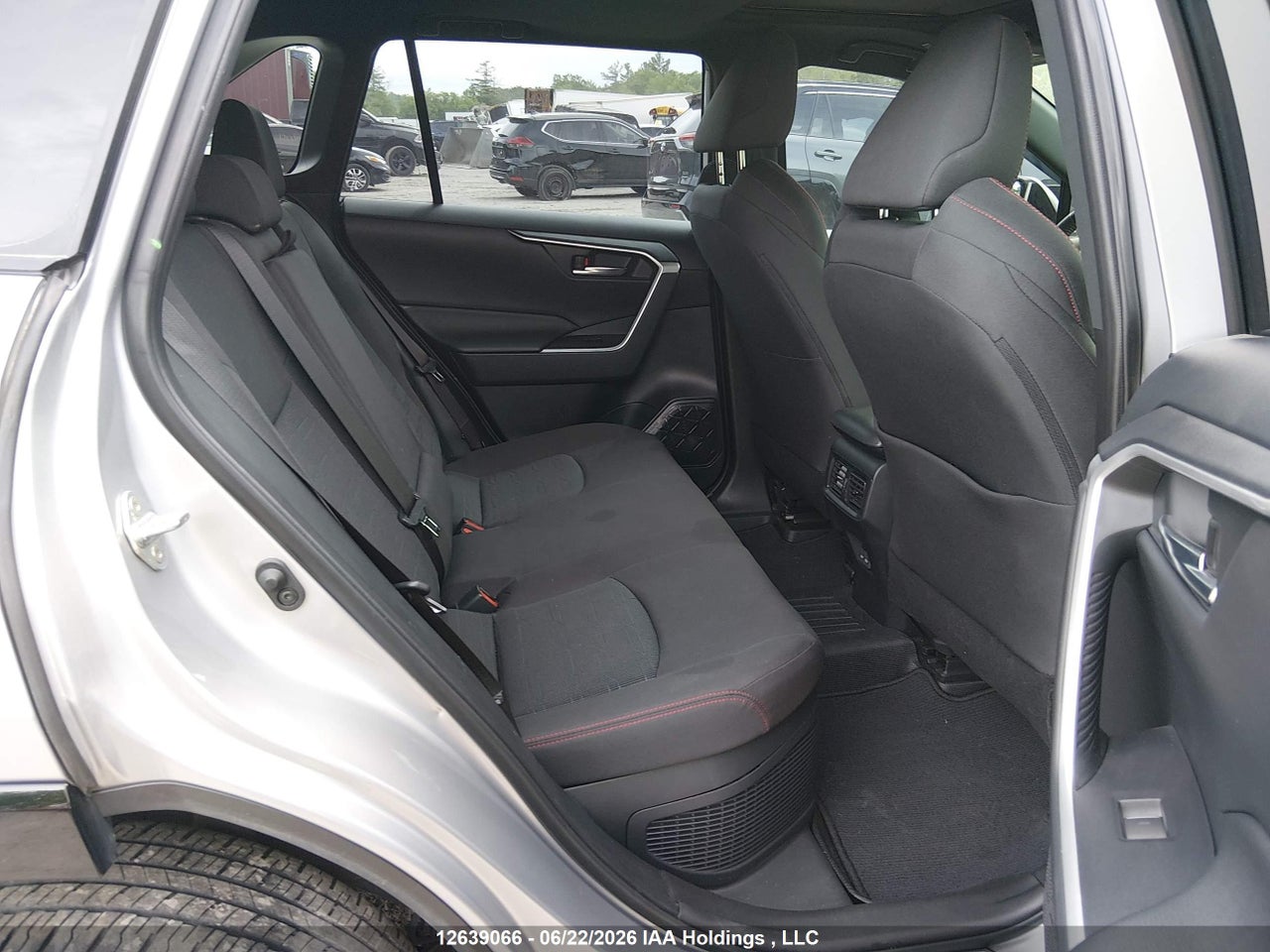 2024 TOYOTA RAV4 PRIME XSE thumbnail 9