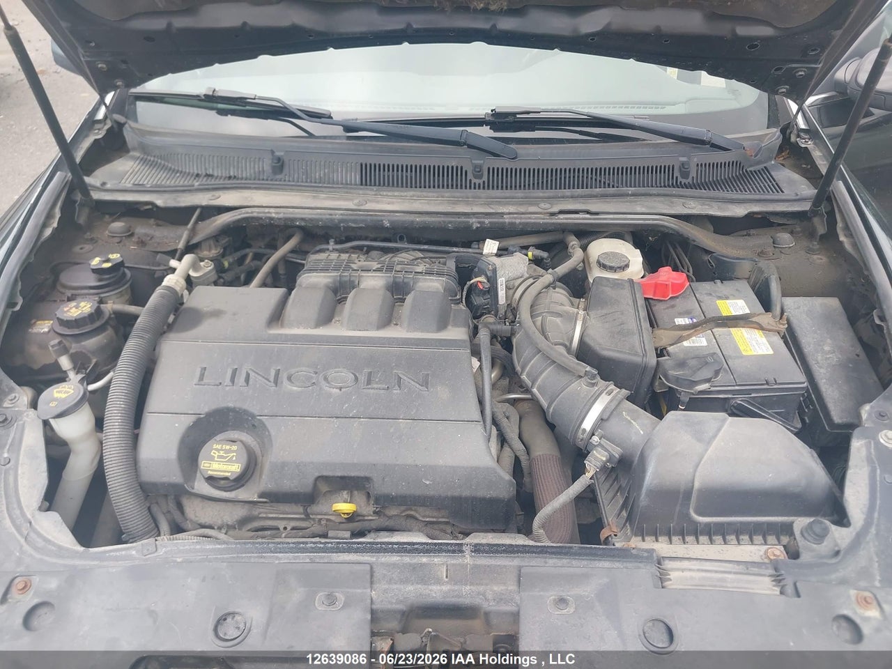 2011 LINCOLN MKS thumbnail 11