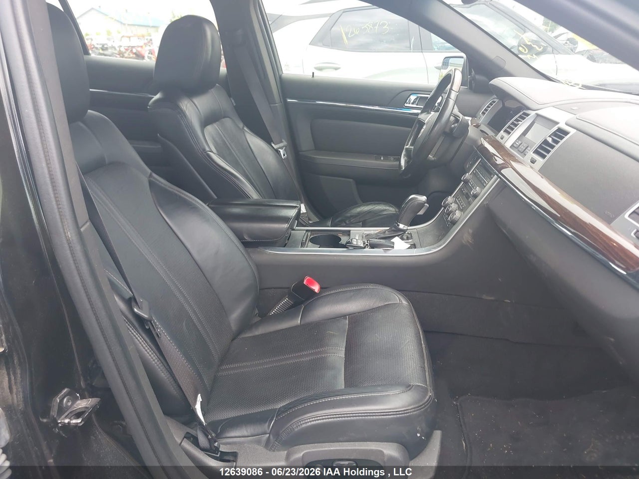 2011 LINCOLN MKS thumbnail 6