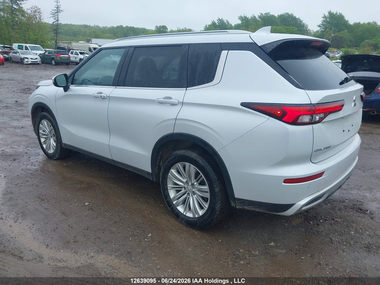 2024 MITSUBISHI OUTLANDER LE/SE/SEL thumbnail 4