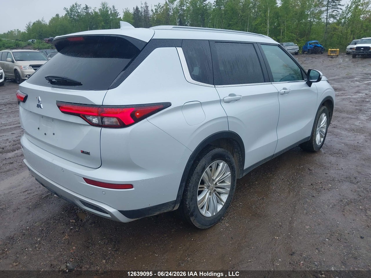 2024 MITSUBISHI OUTLANDER LE/SE/SEL thumbnail 5