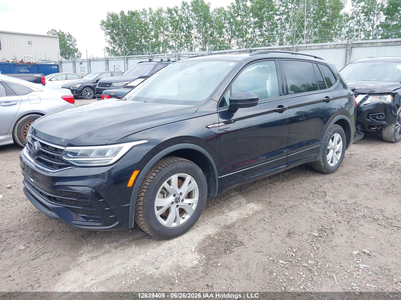 2024 VOLKSWAGEN TIGUAN thumbnail 3