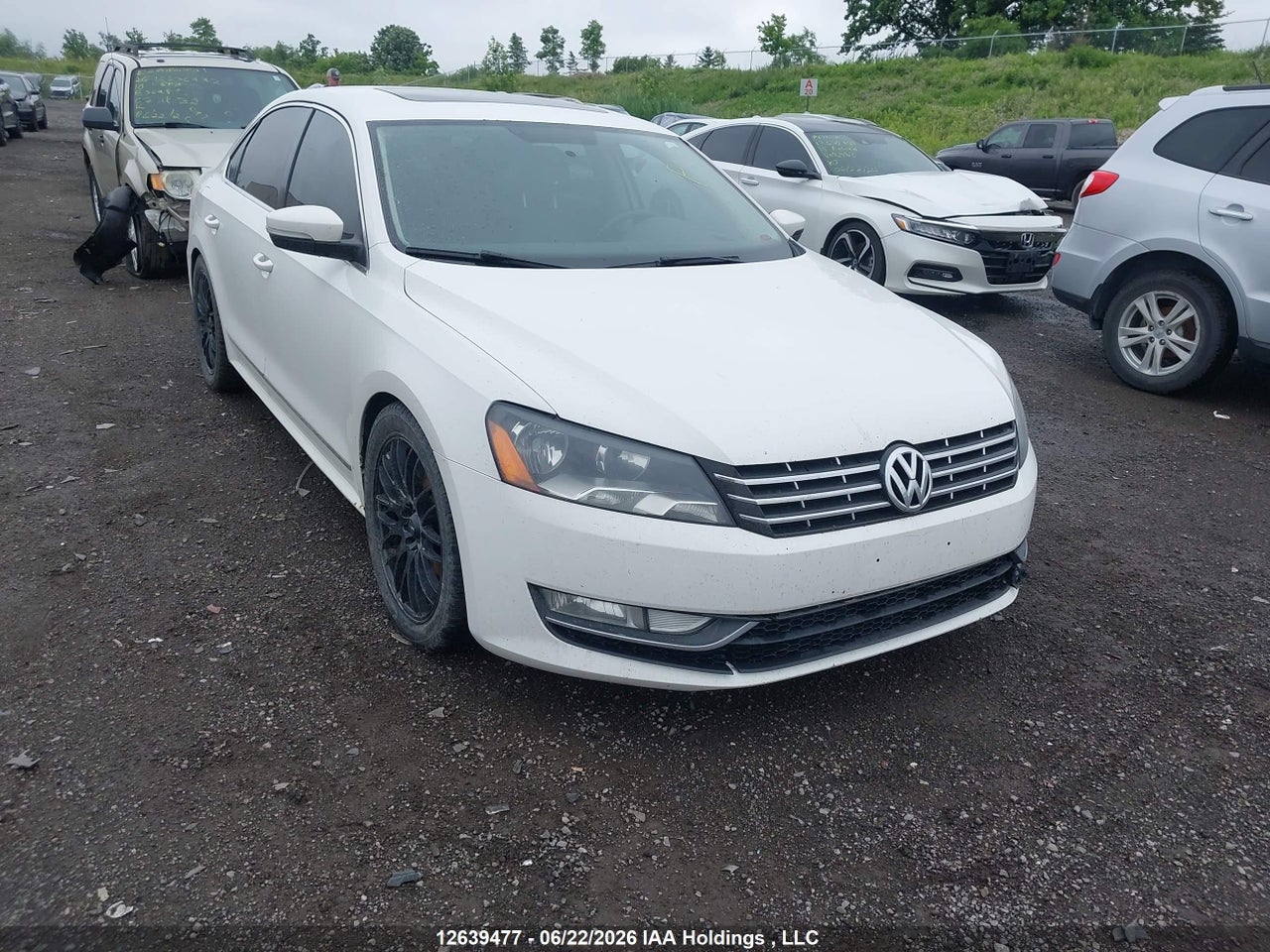 2013 VOLKSWAGEN PASSAT SE thumbnail 2
