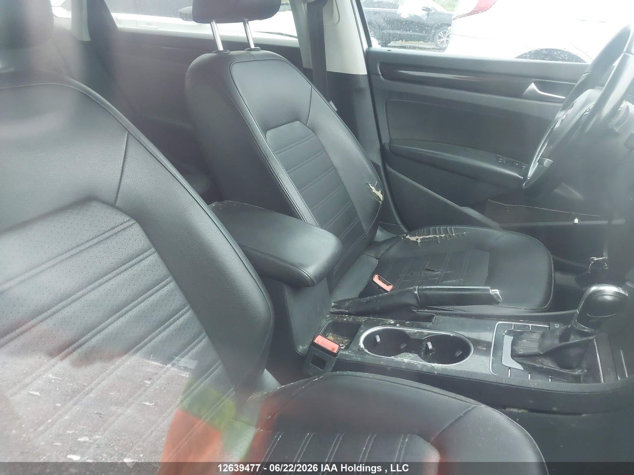 2013 VOLKSWAGEN PASSAT SE thumbnail 6