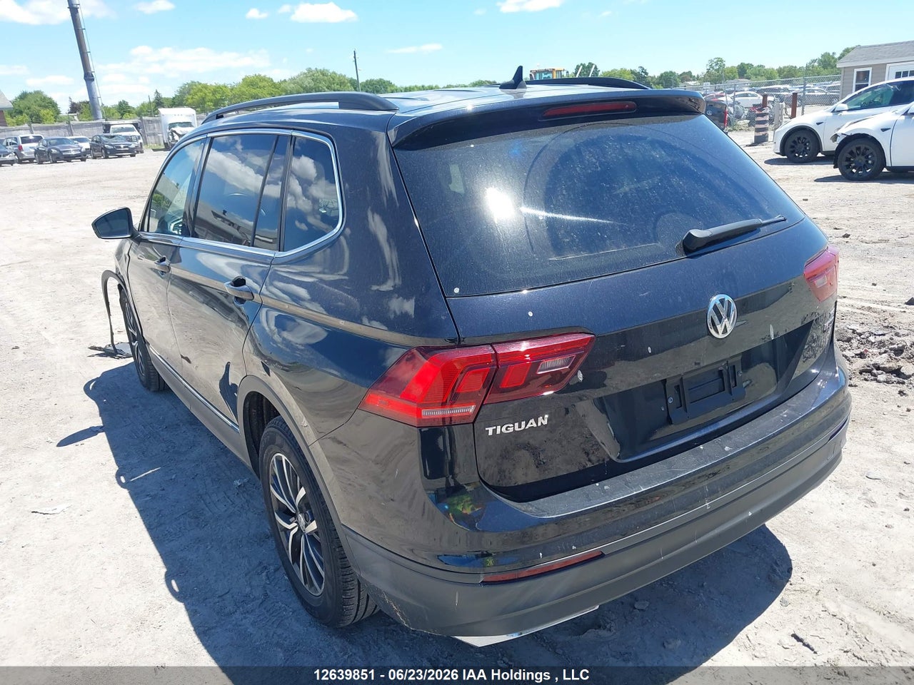 2018 VOLKSWAGEN TIGUAN SE/SEL thumbnail 4