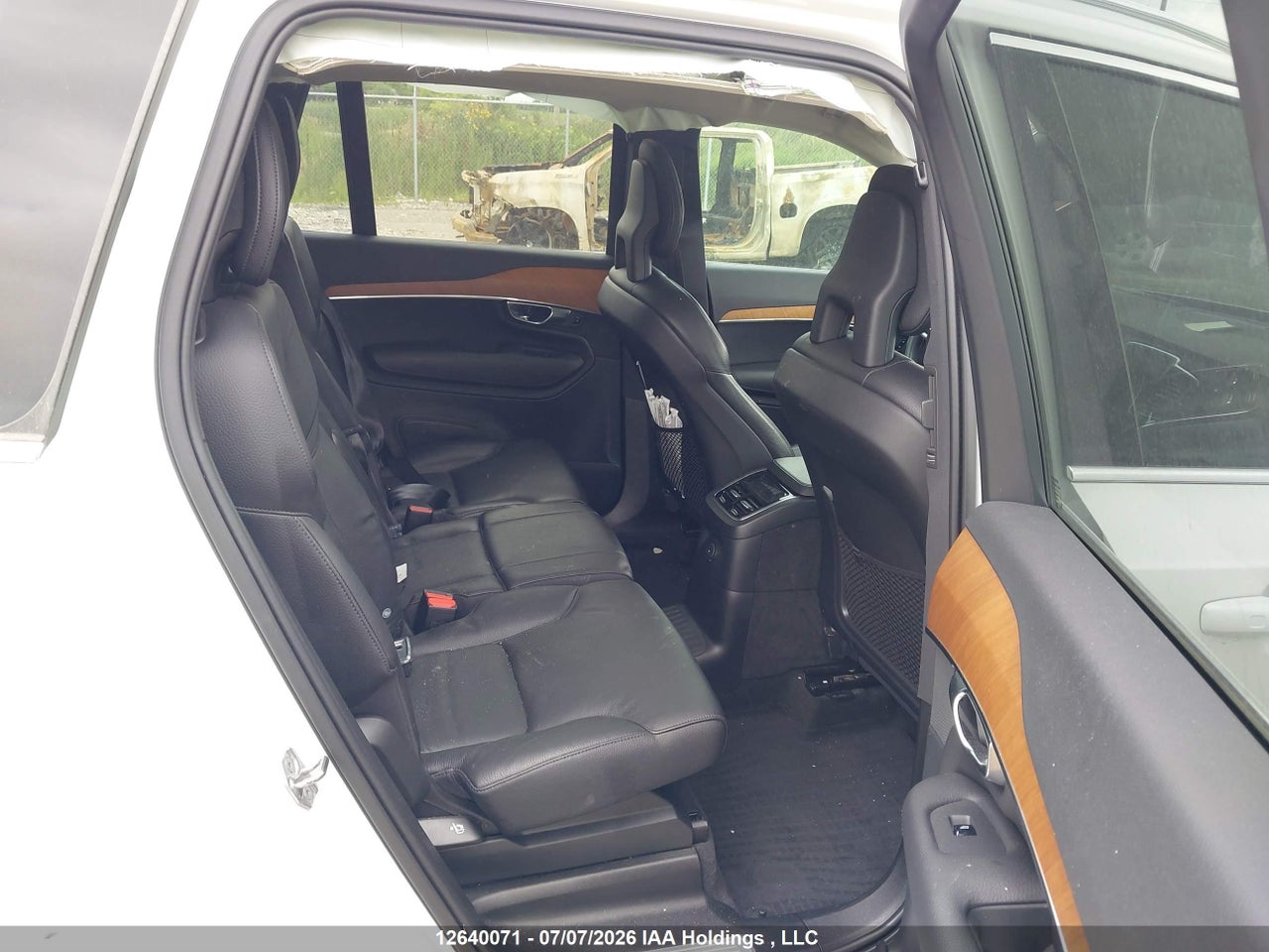 2021 VOLVO XC90 T8 thumbnail 9