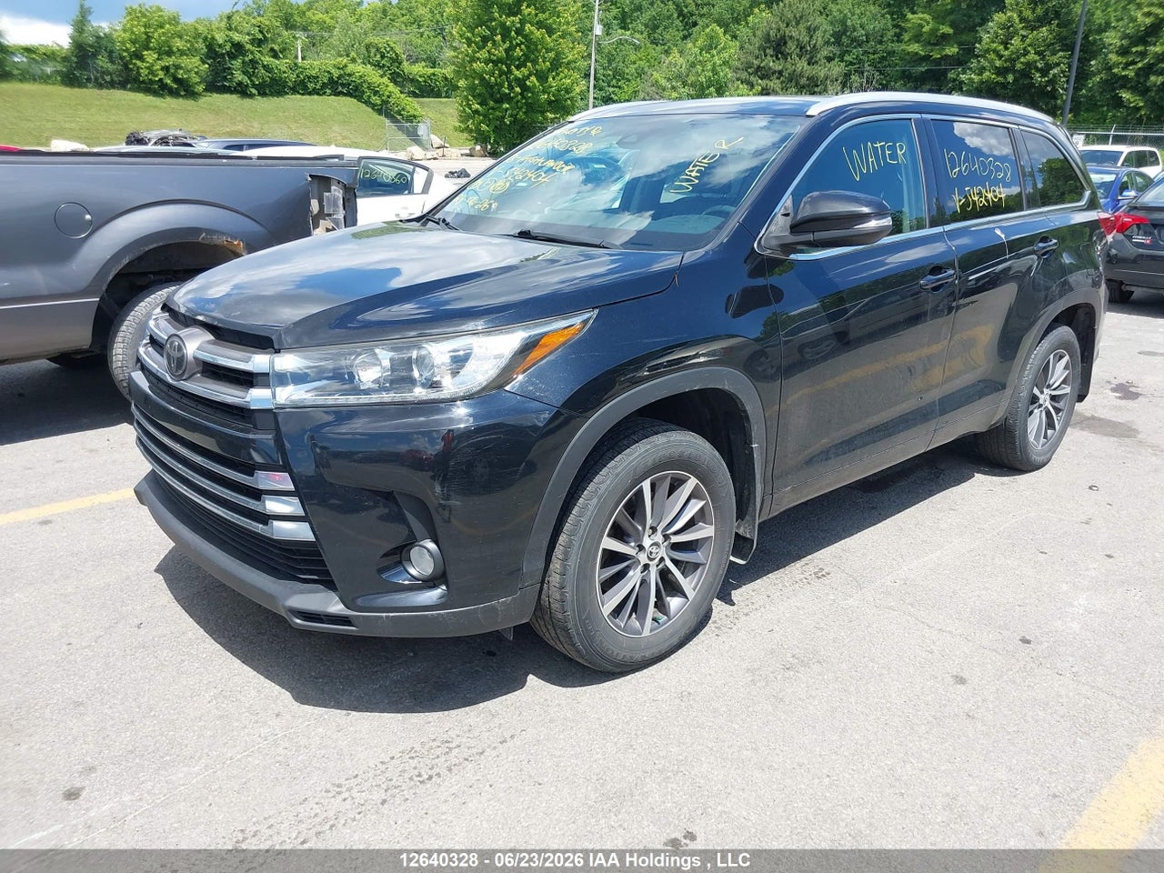 2018 TOYOTA highlander xle thumbnail 3