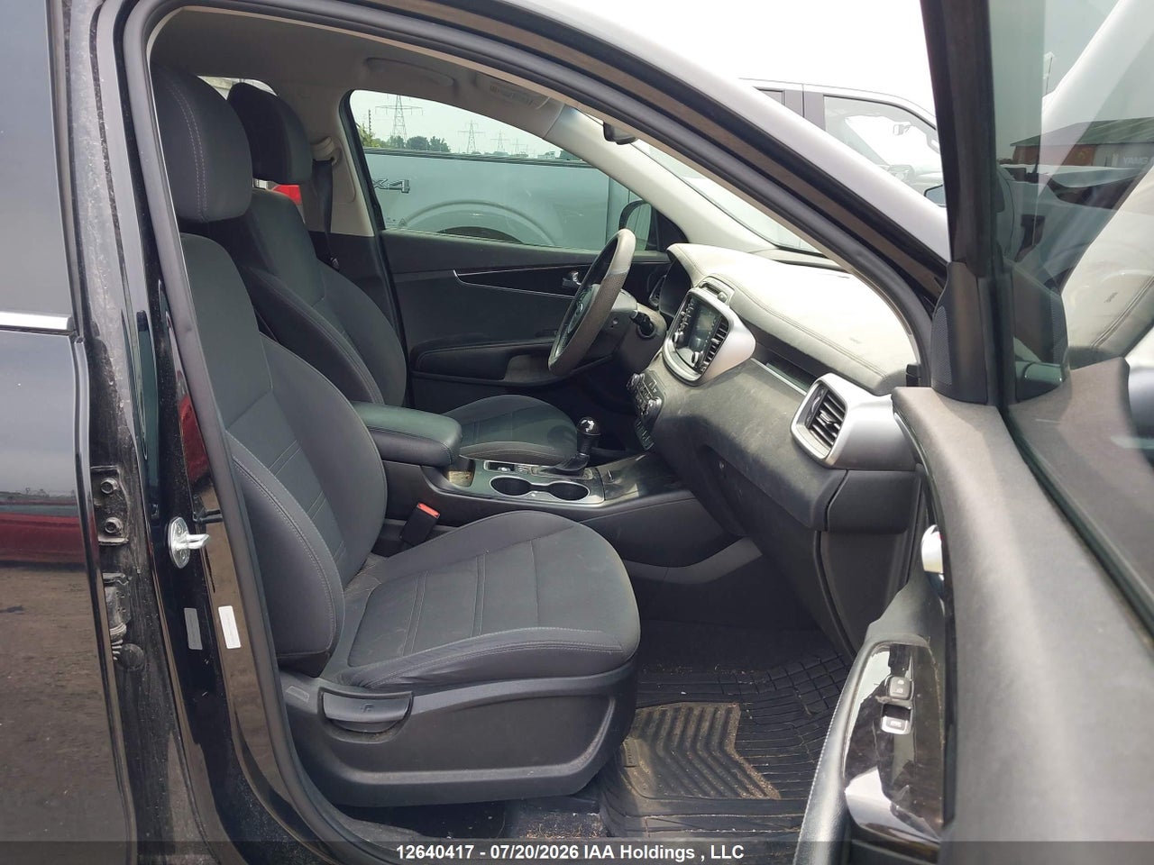 2017 KIA SORENTO 2.0L LX TURBO thumbnail 6