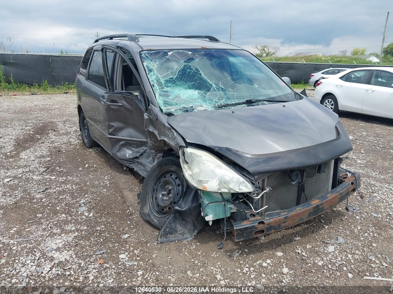 2004 TOYOTA SIENNA CE/LE thumbnail 2