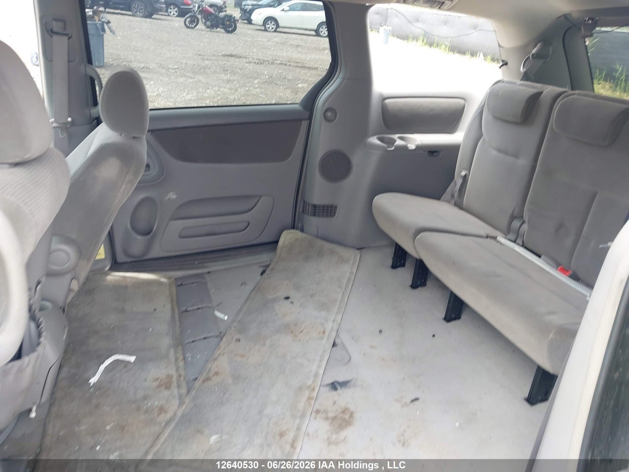 2004 TOYOTA SIENNA CE/LE thumbnail 9