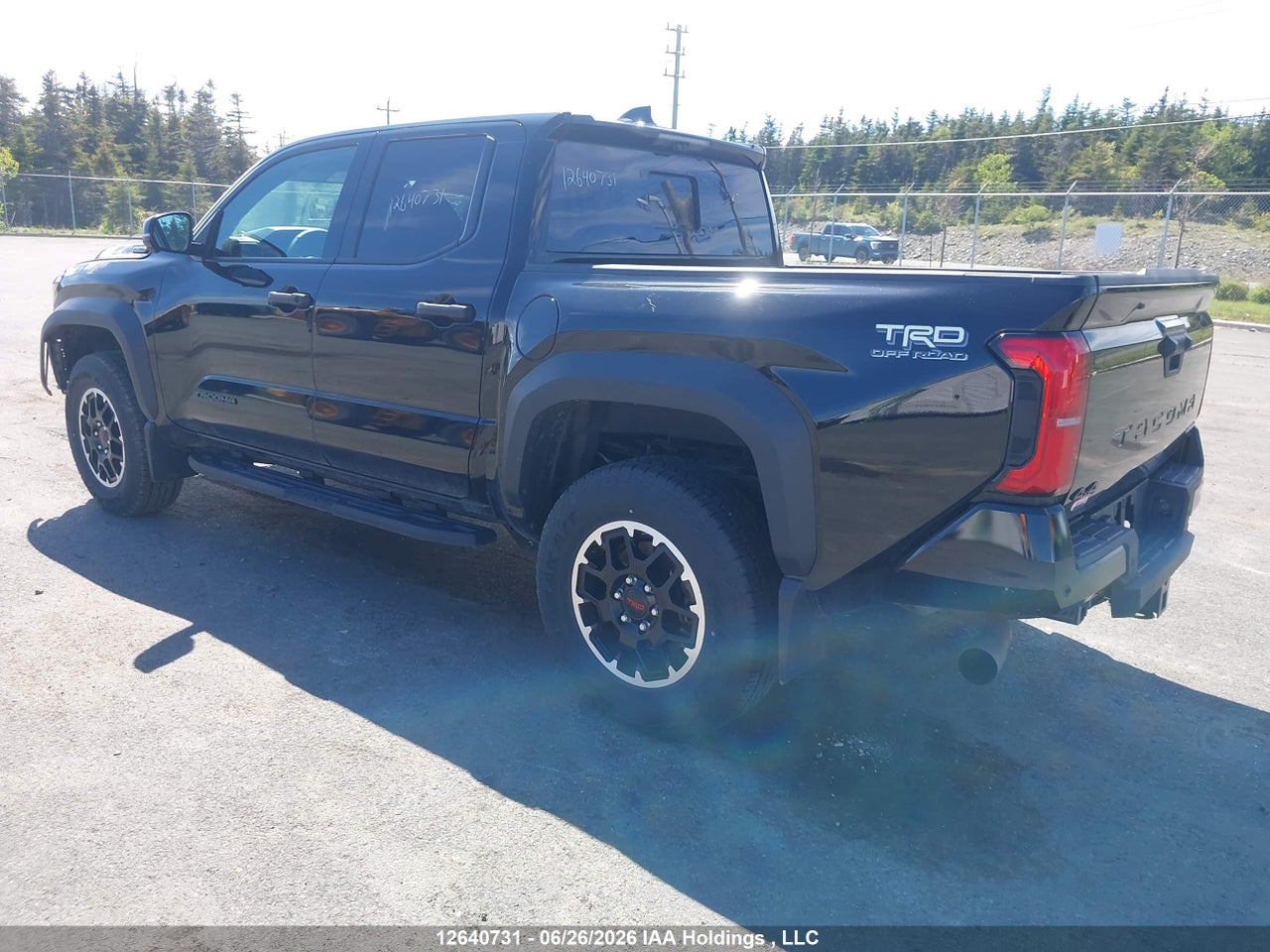 2025 TOYOTA TACOMA DOUBLE CAB/TRD SPORT/TRD OFF ROAD/TRD PRO/LTD/TRAILHUNTER thumbnail 4