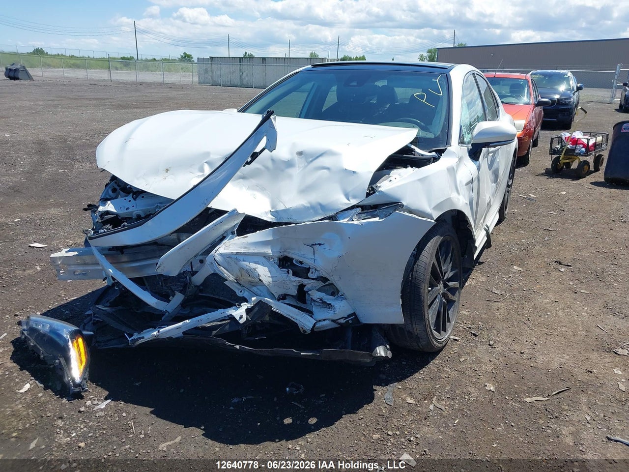 2022 TOYOTA CAMRY thumbnail 3