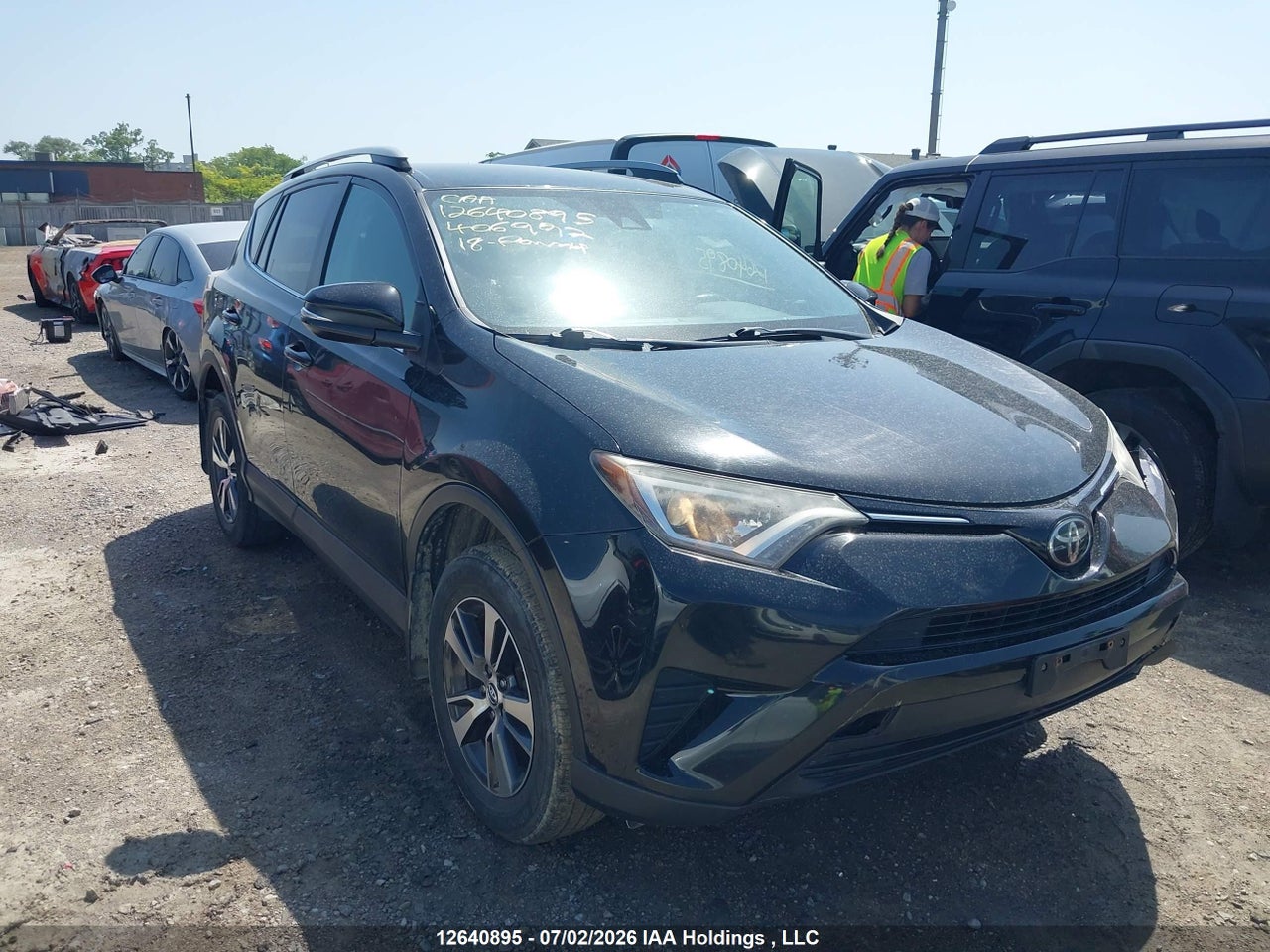 2018 TOYOTA RAV4 LE thumbnail 2
