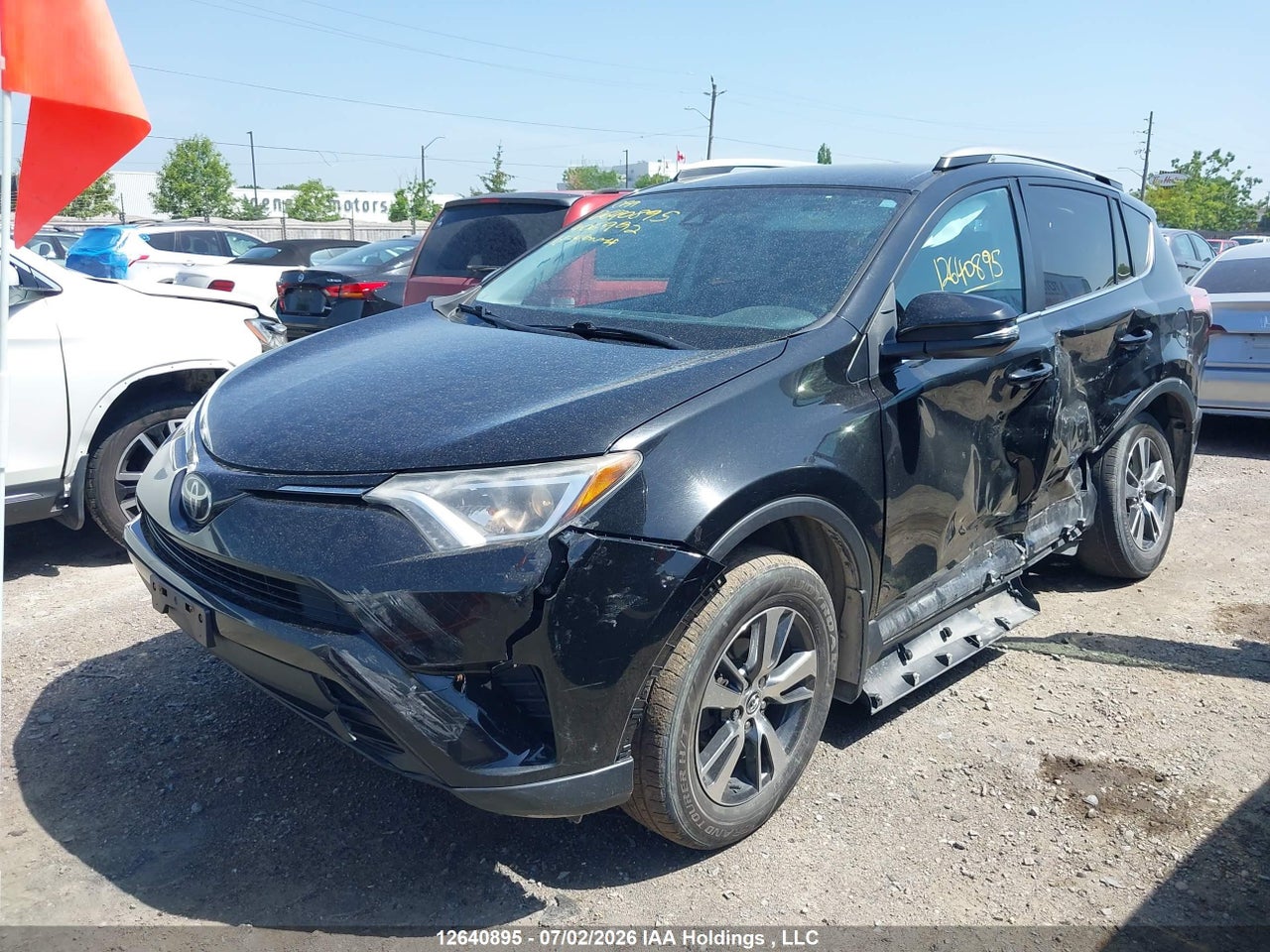 2018 TOYOTA RAV4 LE thumbnail 3