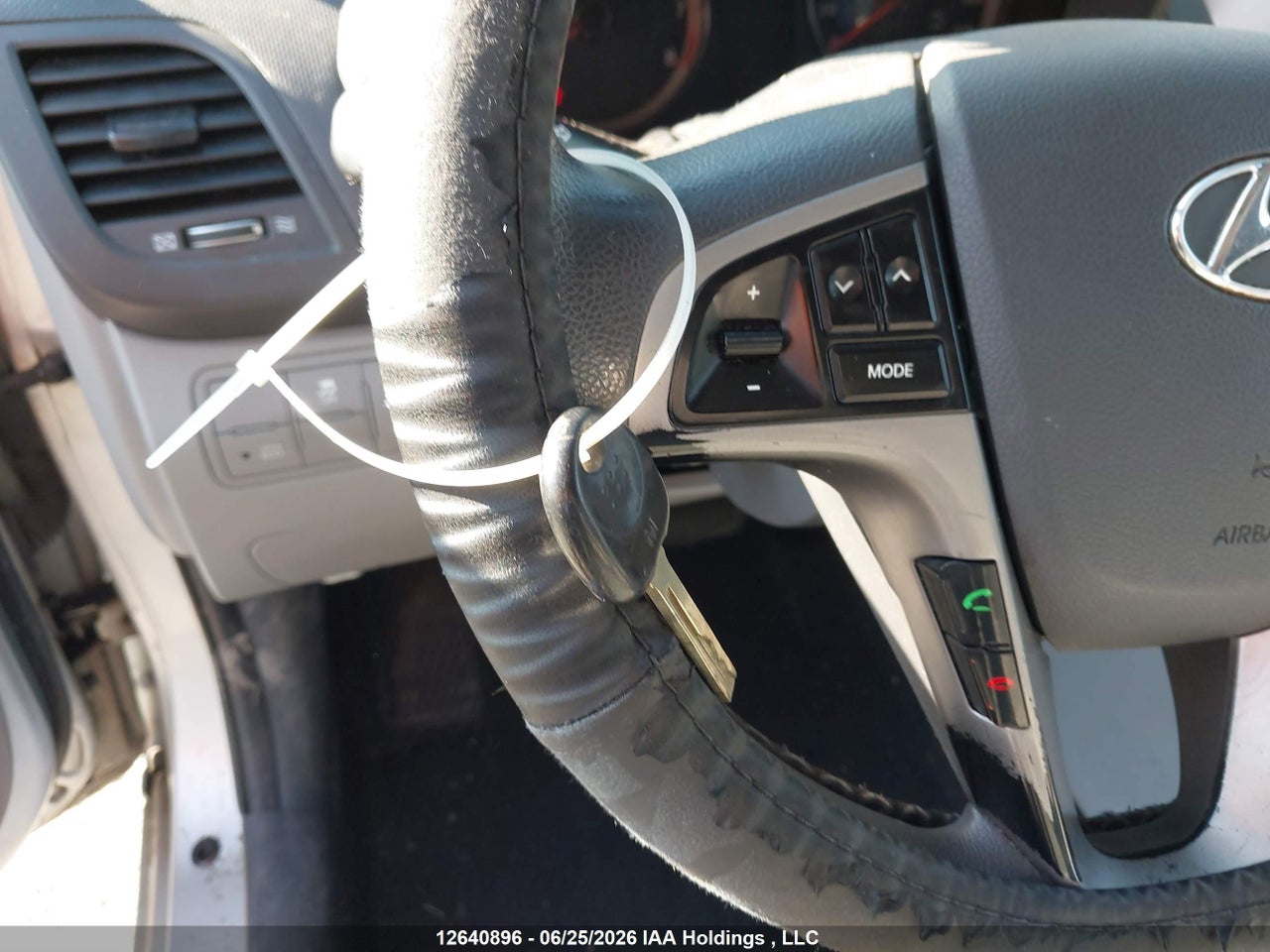 2016 HYUNDAI ACCENT GL thumbnail 12