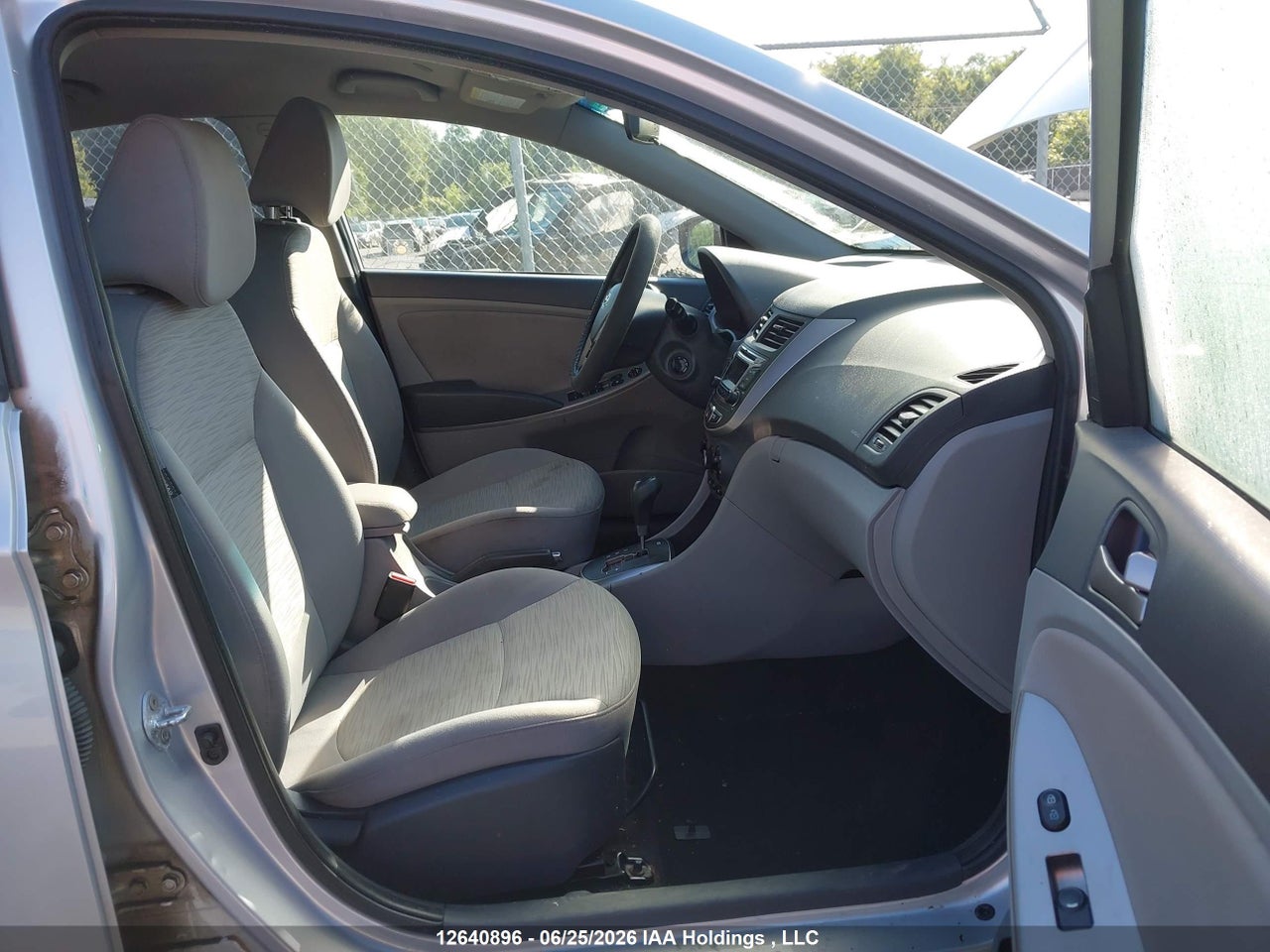 2016 HYUNDAI ACCENT GL thumbnail 6