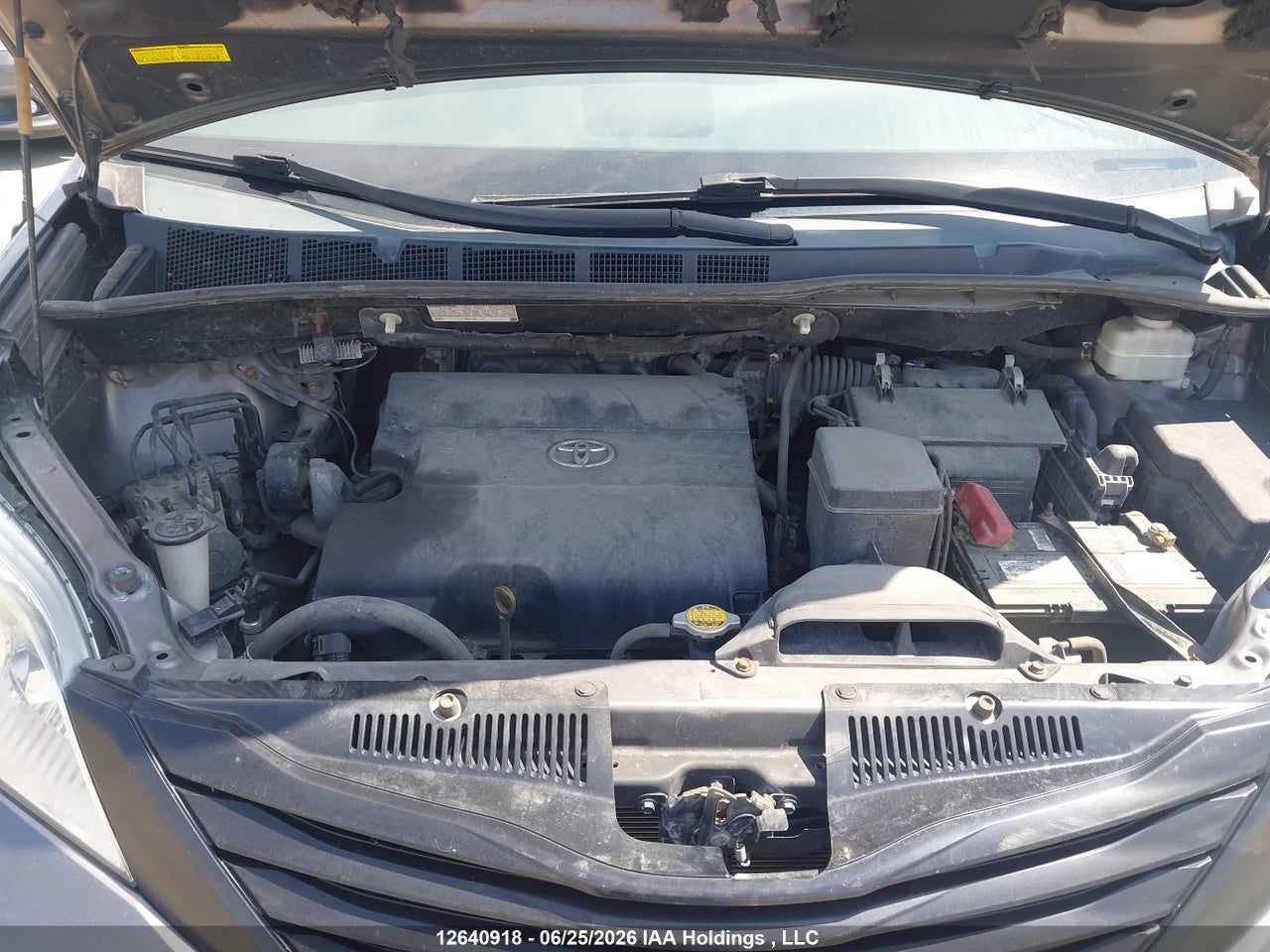 2014 TOYOTA SIENNA thumbnail 11