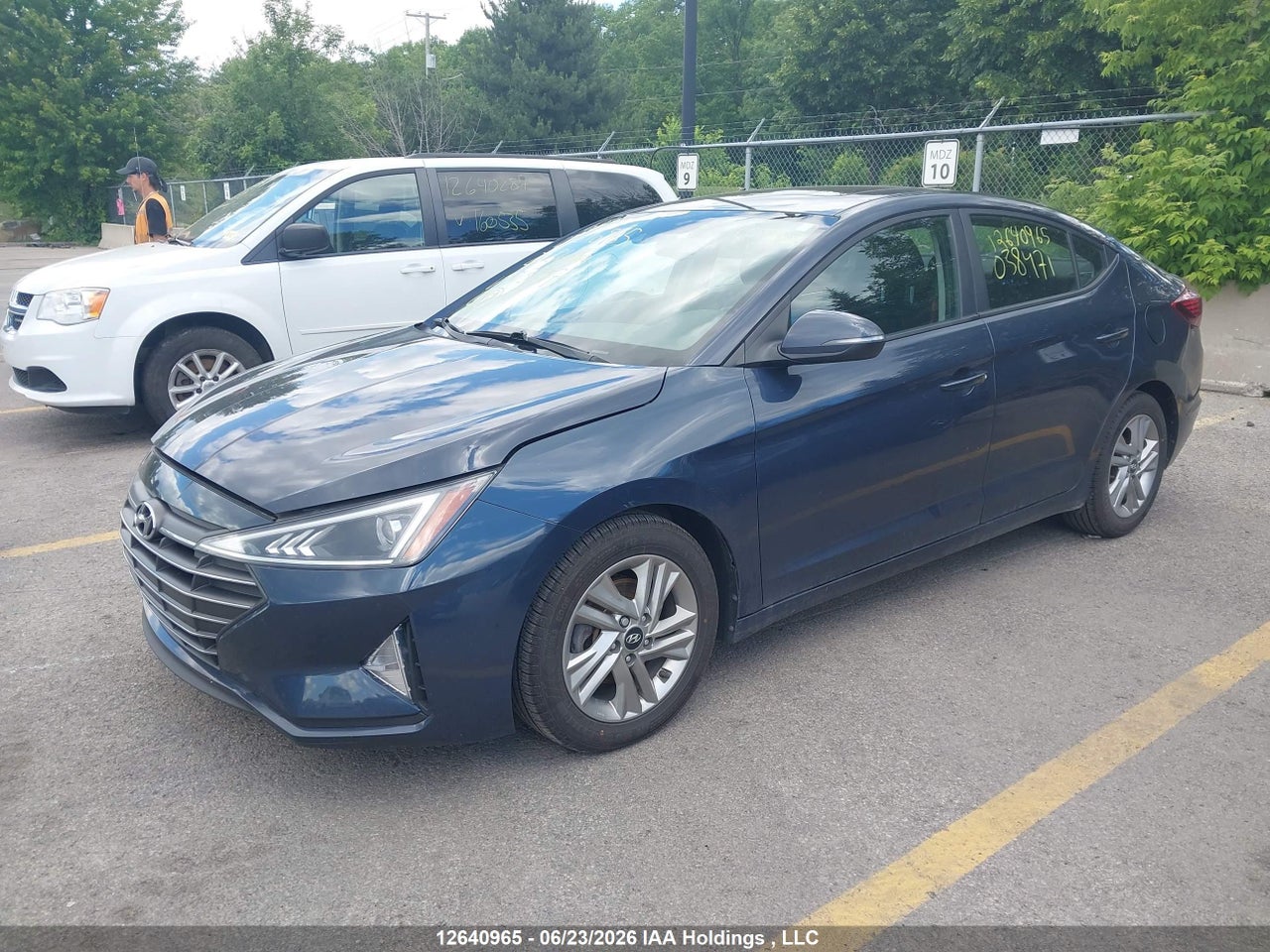 2020 HYUNDAI ELANTRA thumbnail 3