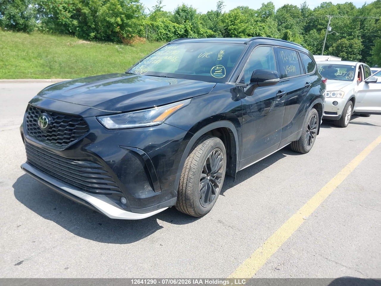 2023 TOYOTA HIGHLANDER L/LE/XLE/LIMITED/PLATINUM/XSE thumbnail 3