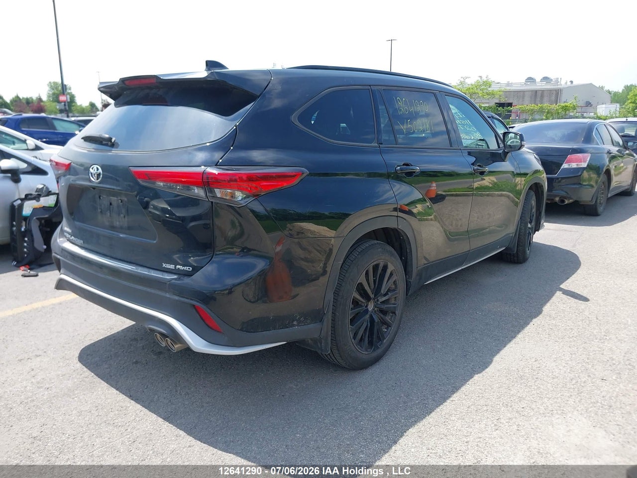 2023 TOYOTA HIGHLANDER L/LE/XLE/LIMITED/PLATINUM/XSE thumbnail 5