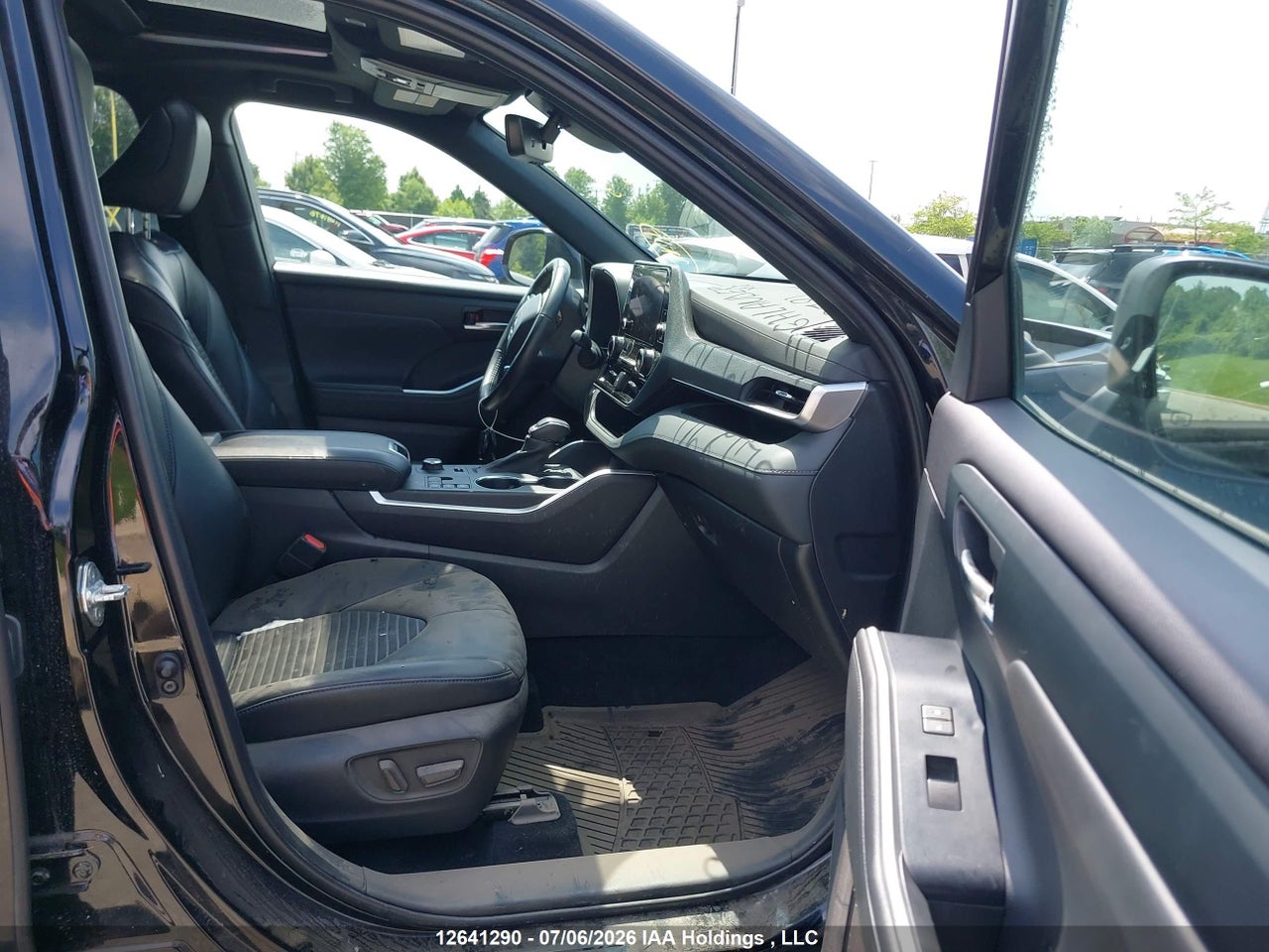 2023 TOYOTA HIGHLANDER L/LE/XLE/LIMITED/PLATINUM/XSE thumbnail 6