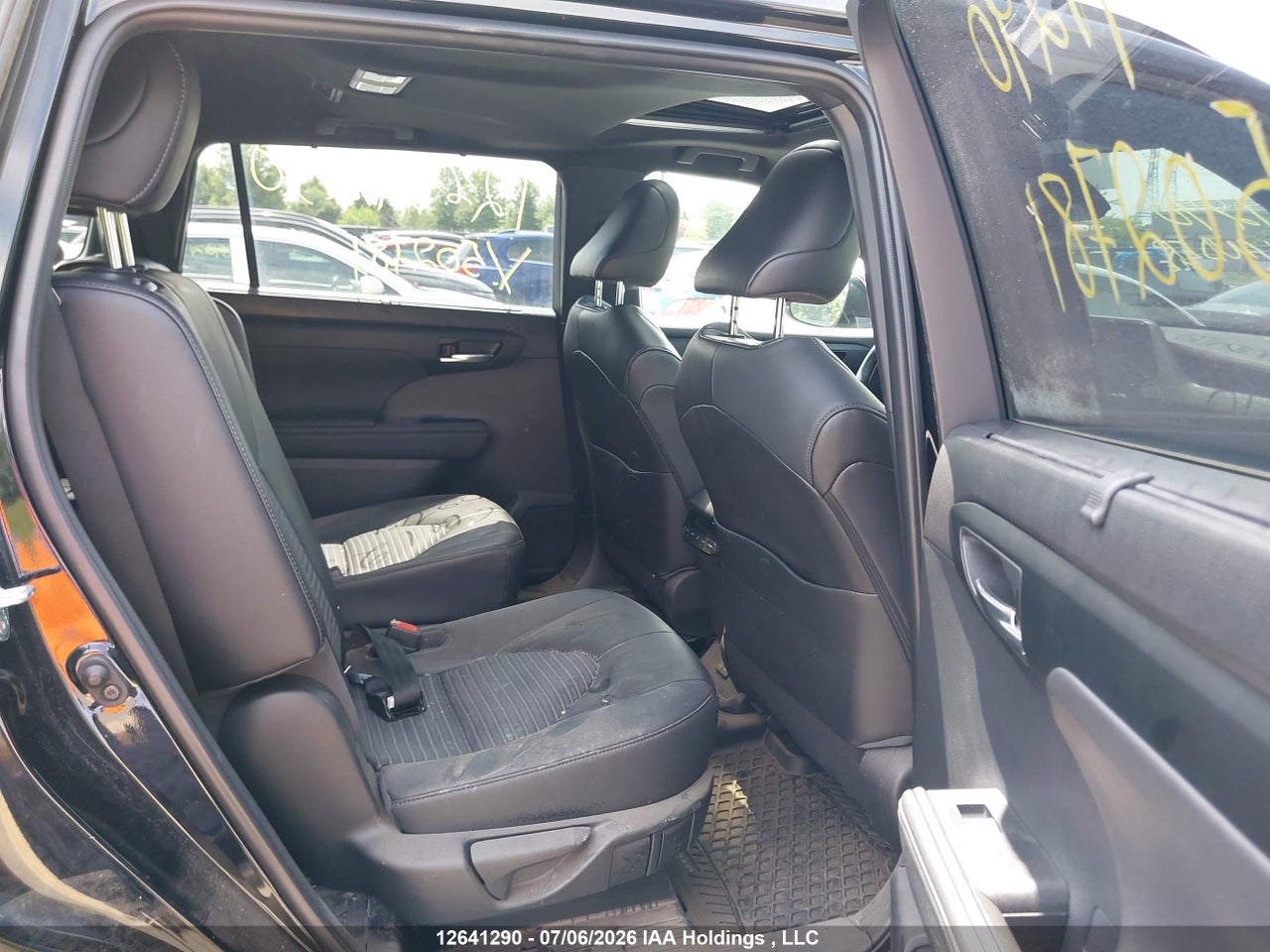 2023 TOYOTA HIGHLANDER L/LE/XLE/LIMITED/PLATINUM/XSE thumbnail 9
