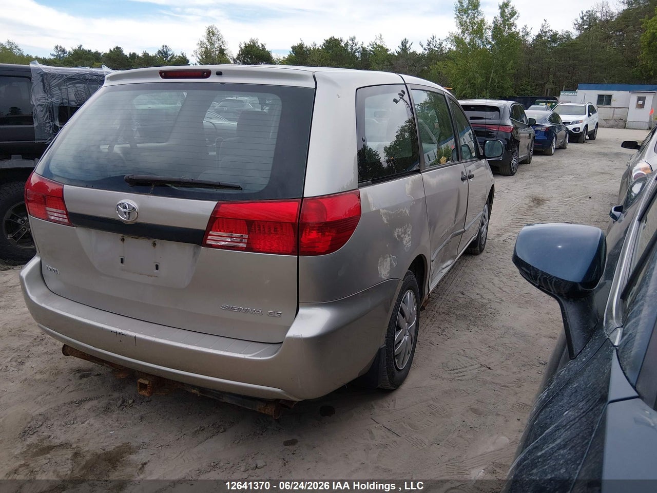 2005 TOYOTA SIENNA thumbnail 5