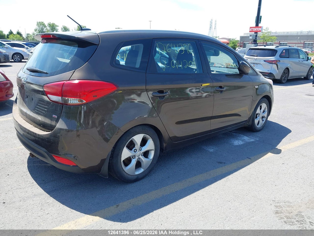 2014 KIA RONDO thumbnail 5