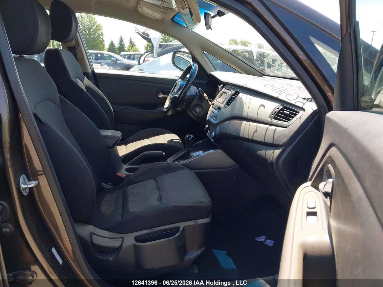 2014 KIA RONDO thumbnail 6